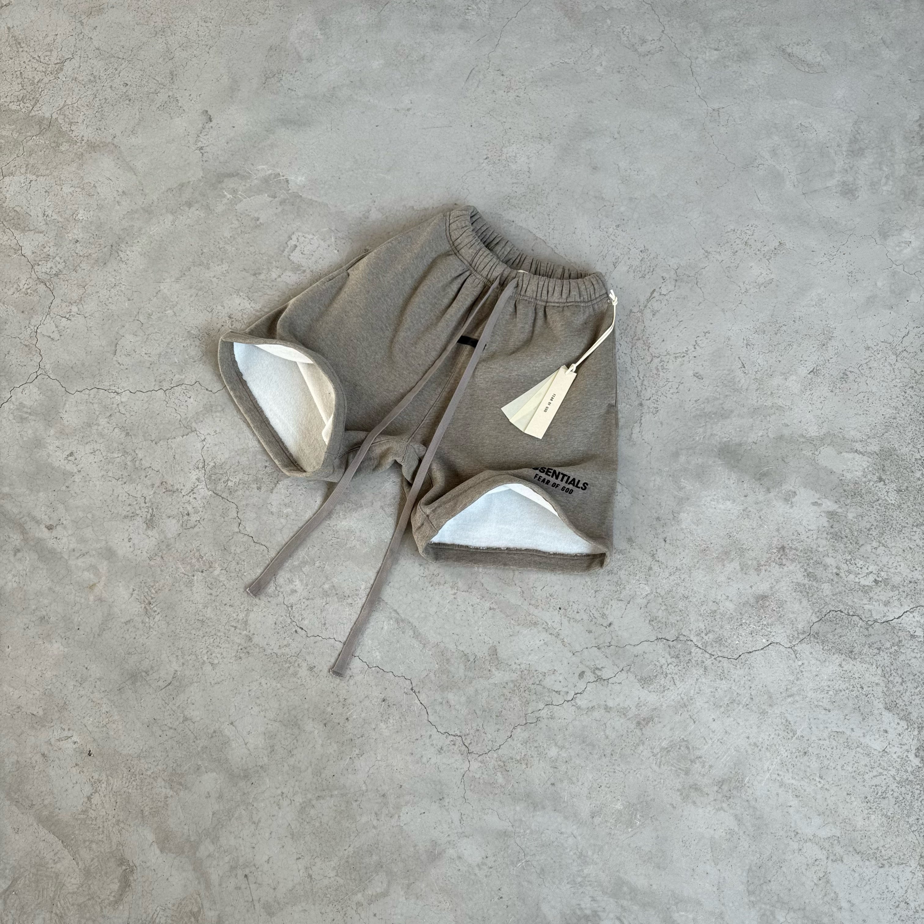 Fear of God Shorts Essentials - Harvest