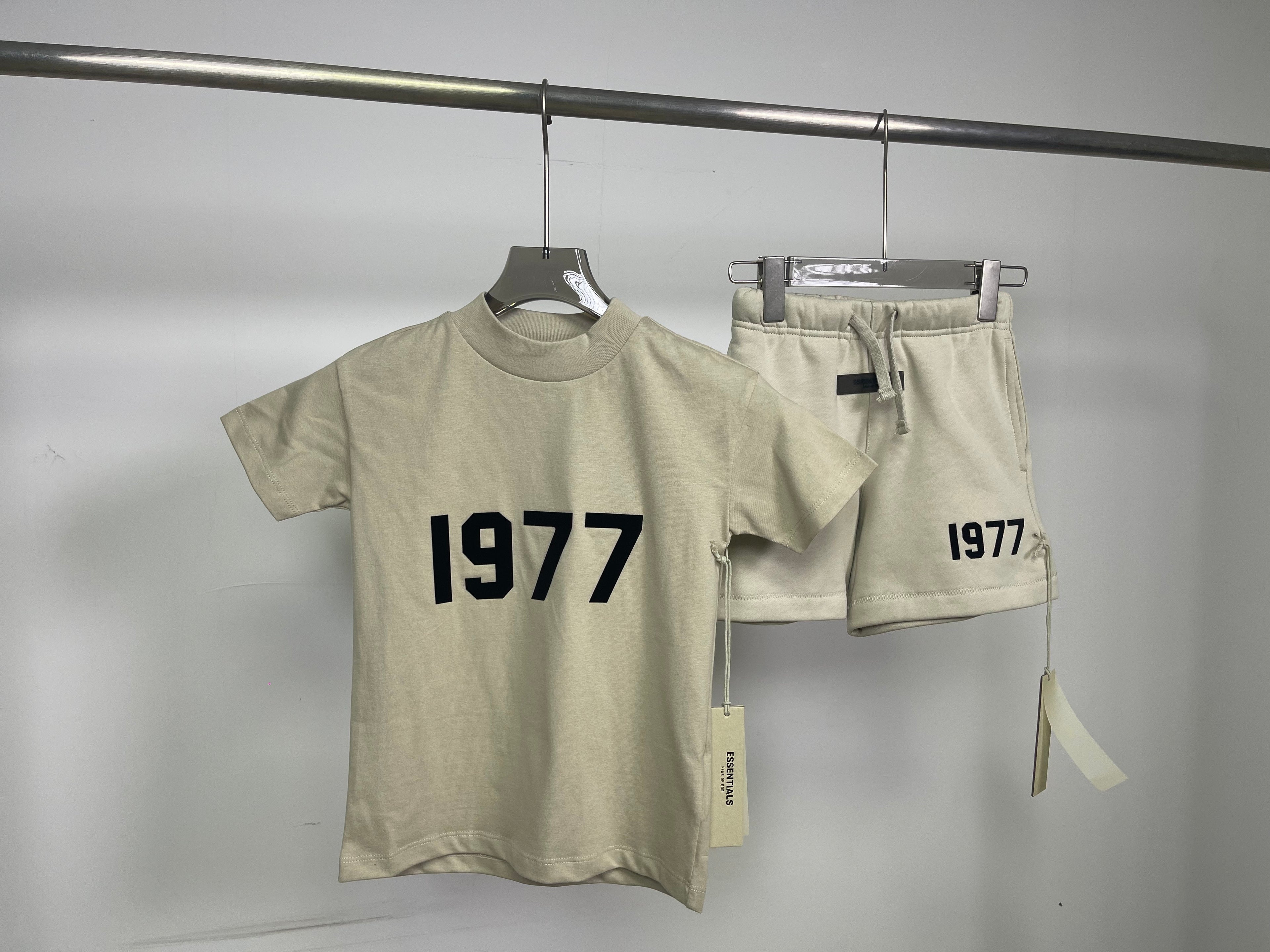 Essentials  kid Set - 1977 Wheat (o Desert Taupe)